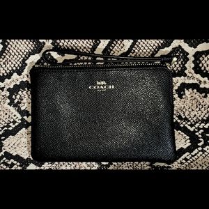 💥NEW💥 BLACK COACH WRISTLET!